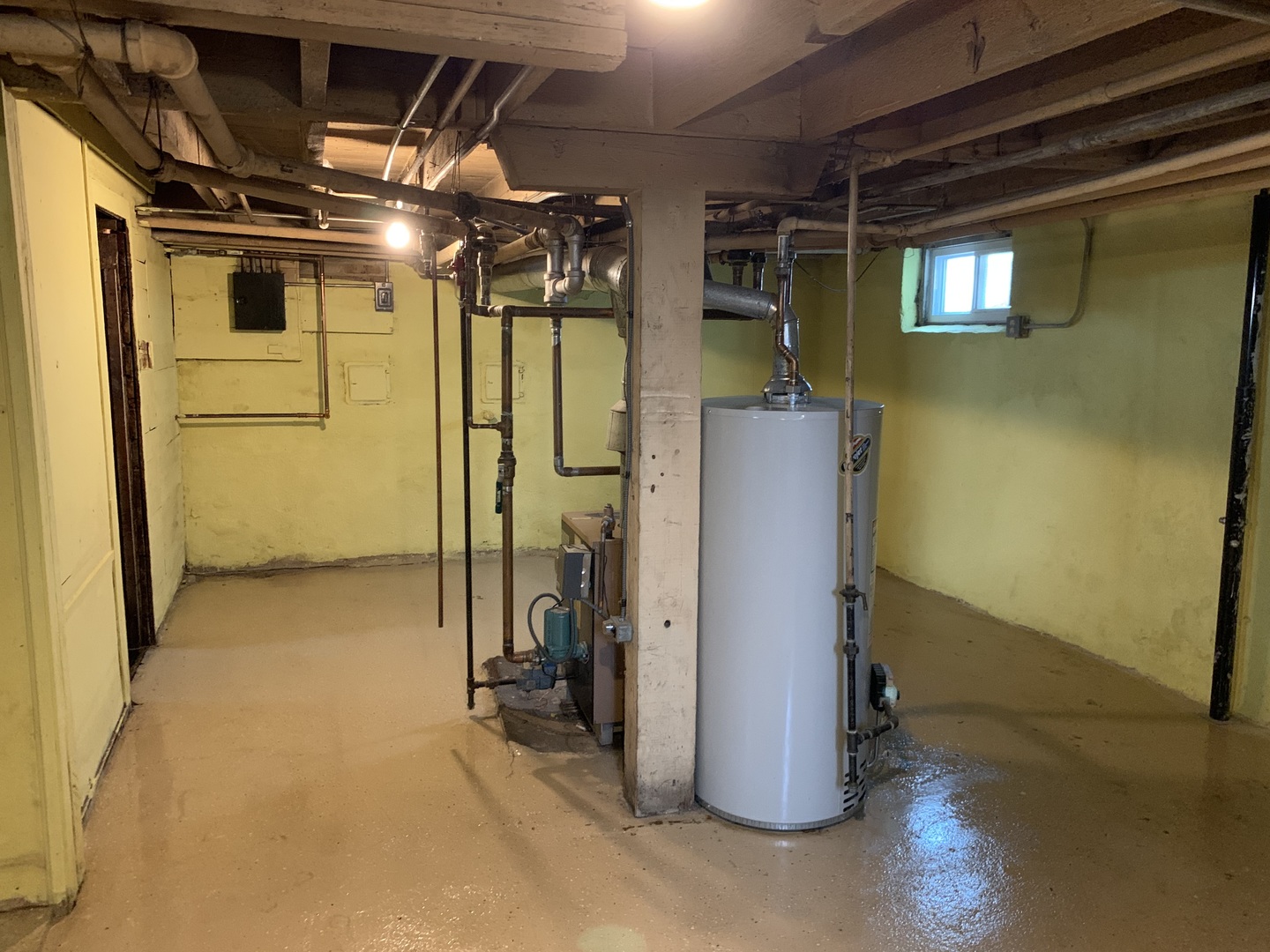 370 Ryerson Avenue Elgin, IL 60123 - Photo 16 of 21 a view of a storage & utility room