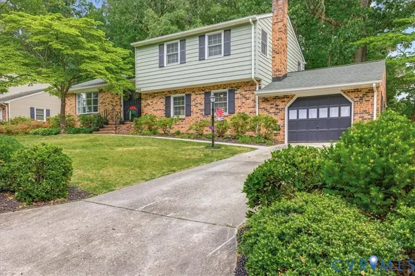 $394,500 | 105 Flintlock Drive, Colonial Heights, VA 23834