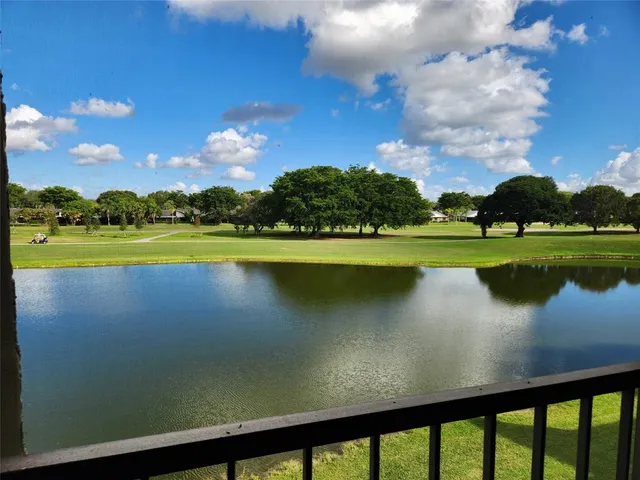 $3,100 | 16100 Golf Club Road, Unit 301, Weston, FL 33326