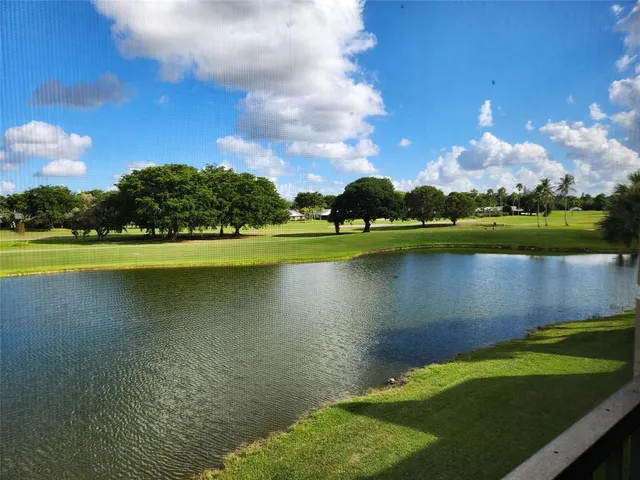 $3,100 | 16100 Golf Club Road, Unit 301, Weston, FL 33326