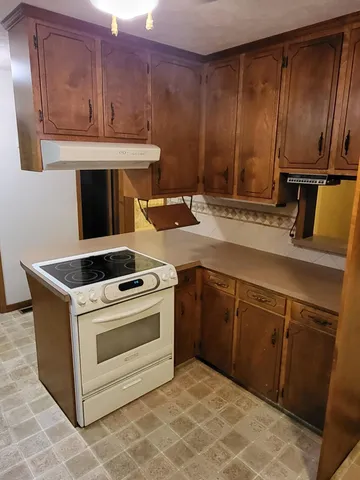 $179,900 | 735 East Marlin Street, McPherson, KS 67460