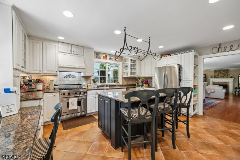 24 Canoe Brook Road Short Hills, NJ 07078 - Photo 8 of 42