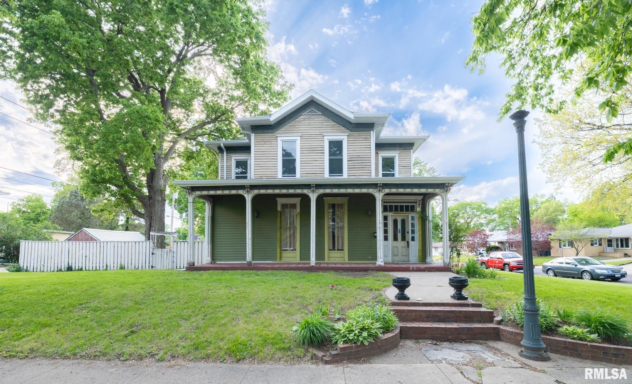 715 North 4th Street Pekin, IL 61554 - Photo 1 of 41