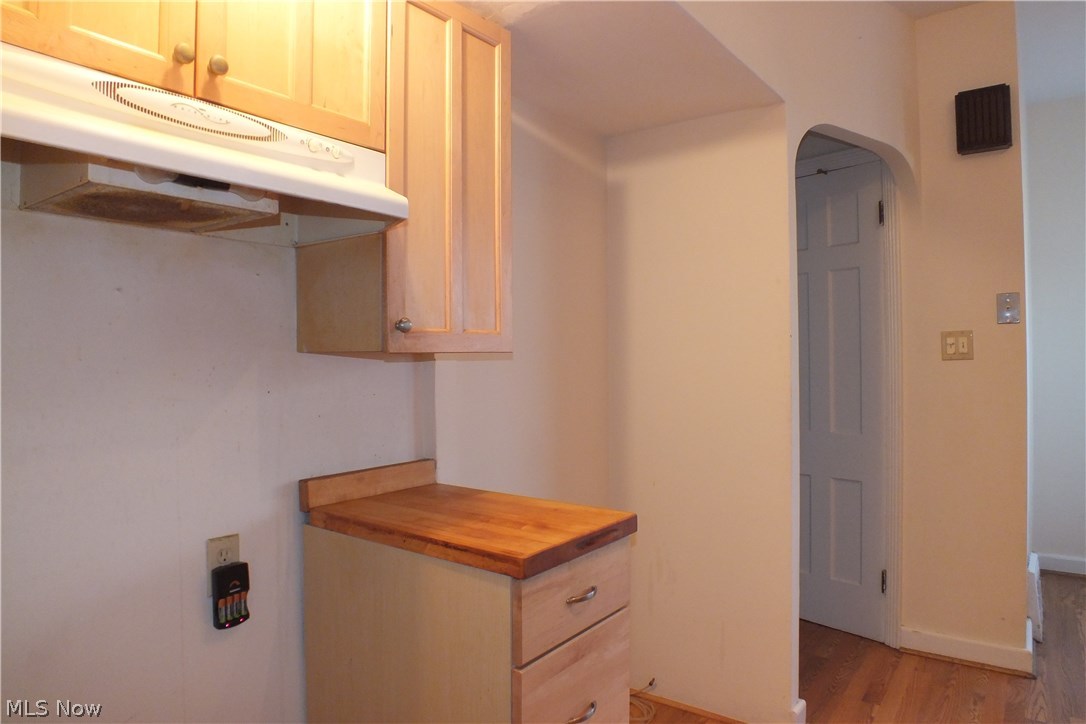 3844 Bethany Road Cleveland, OH 44118 - Photo 15 of 35 The kitchen