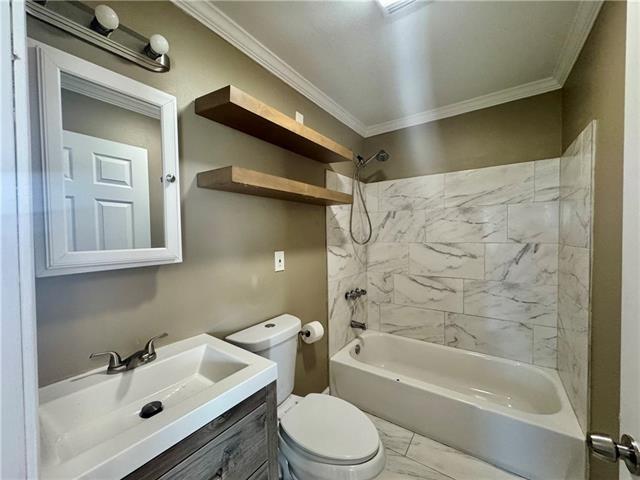 505 Center Street, Unit A Arabi, LA 70032 - Photo 12 of 14