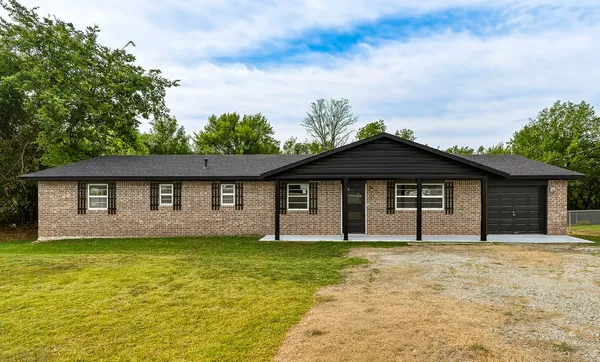 $189,900 | 13885 County Road 1550, Ada, OK 74820