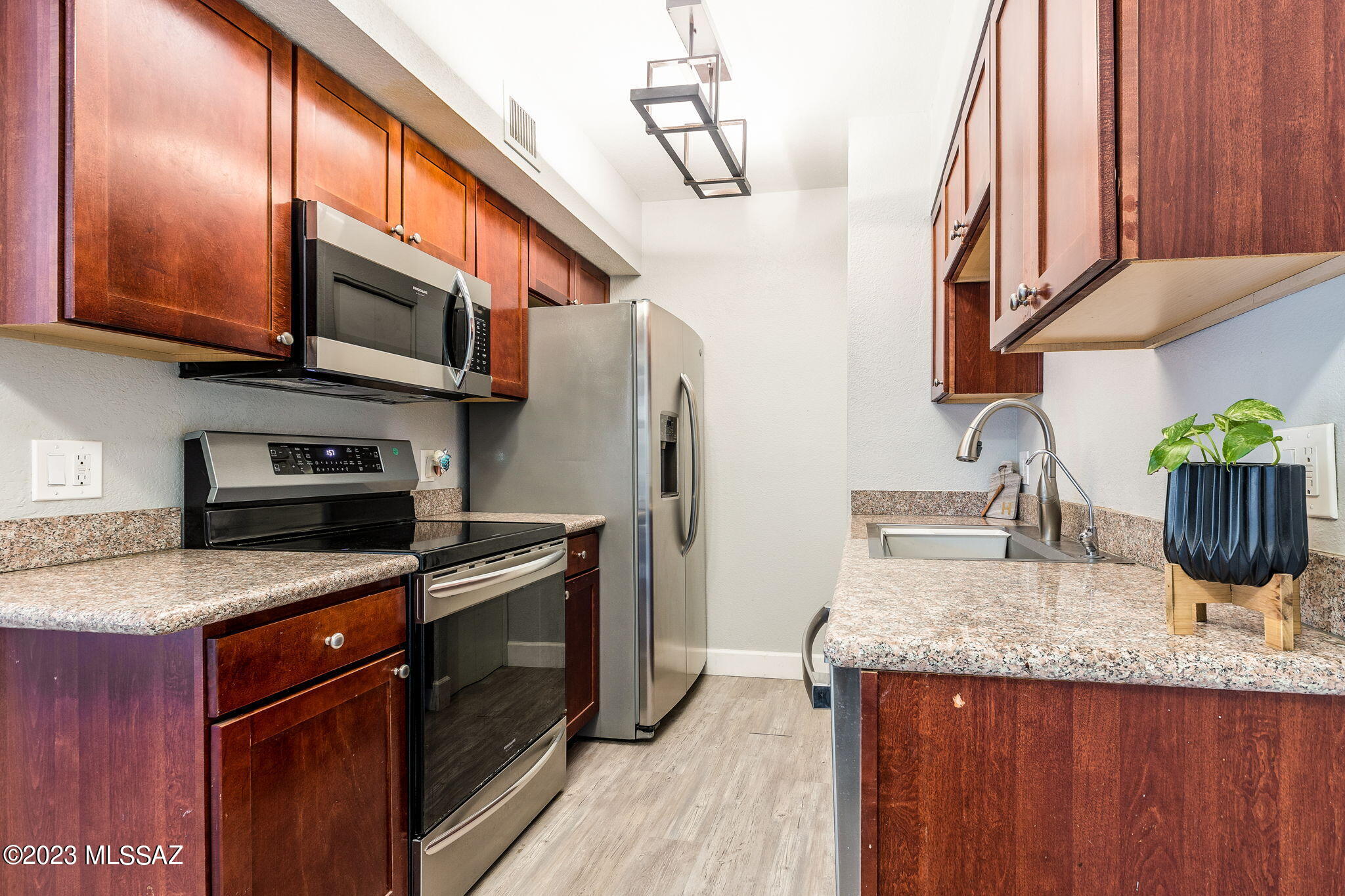 3357 North Country Club Road, Unit 28 Tucson, AZ 85716 - Photo 6 of 21 Gallery Image 6