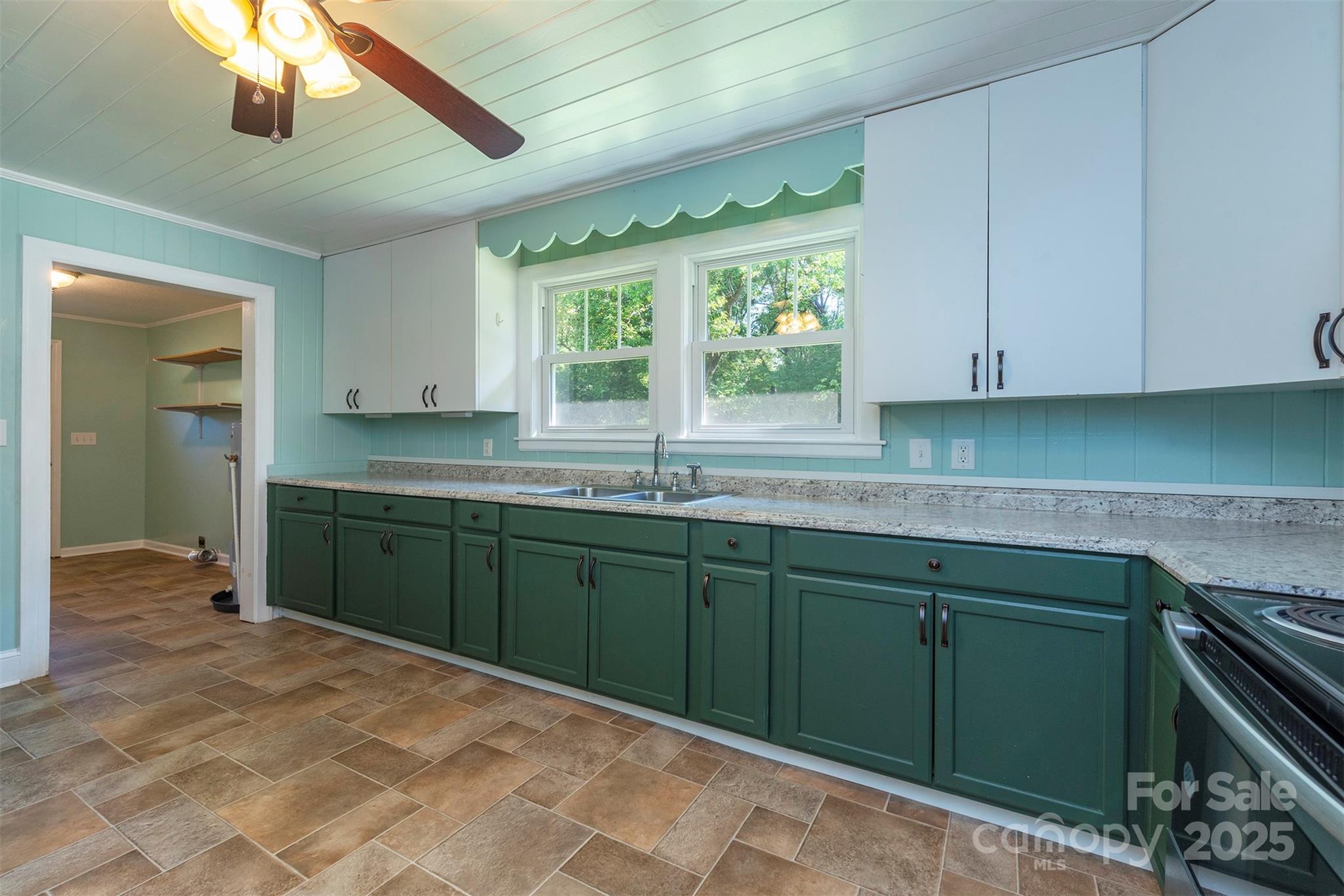 2305 Rutherford Road Marion, NC 28752 - Photo 18 of 38