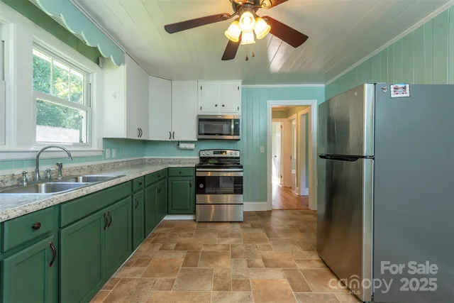 $250,000 | 2305 Rutherford Road, Marion, NC 28752