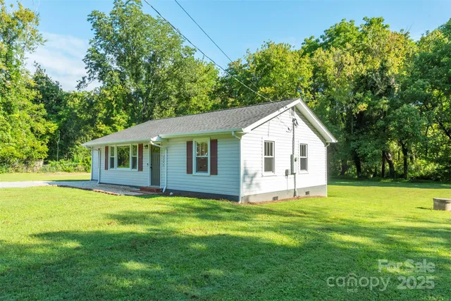 $250,000 | 2305 Rutherford Road, Marion, NC 28752