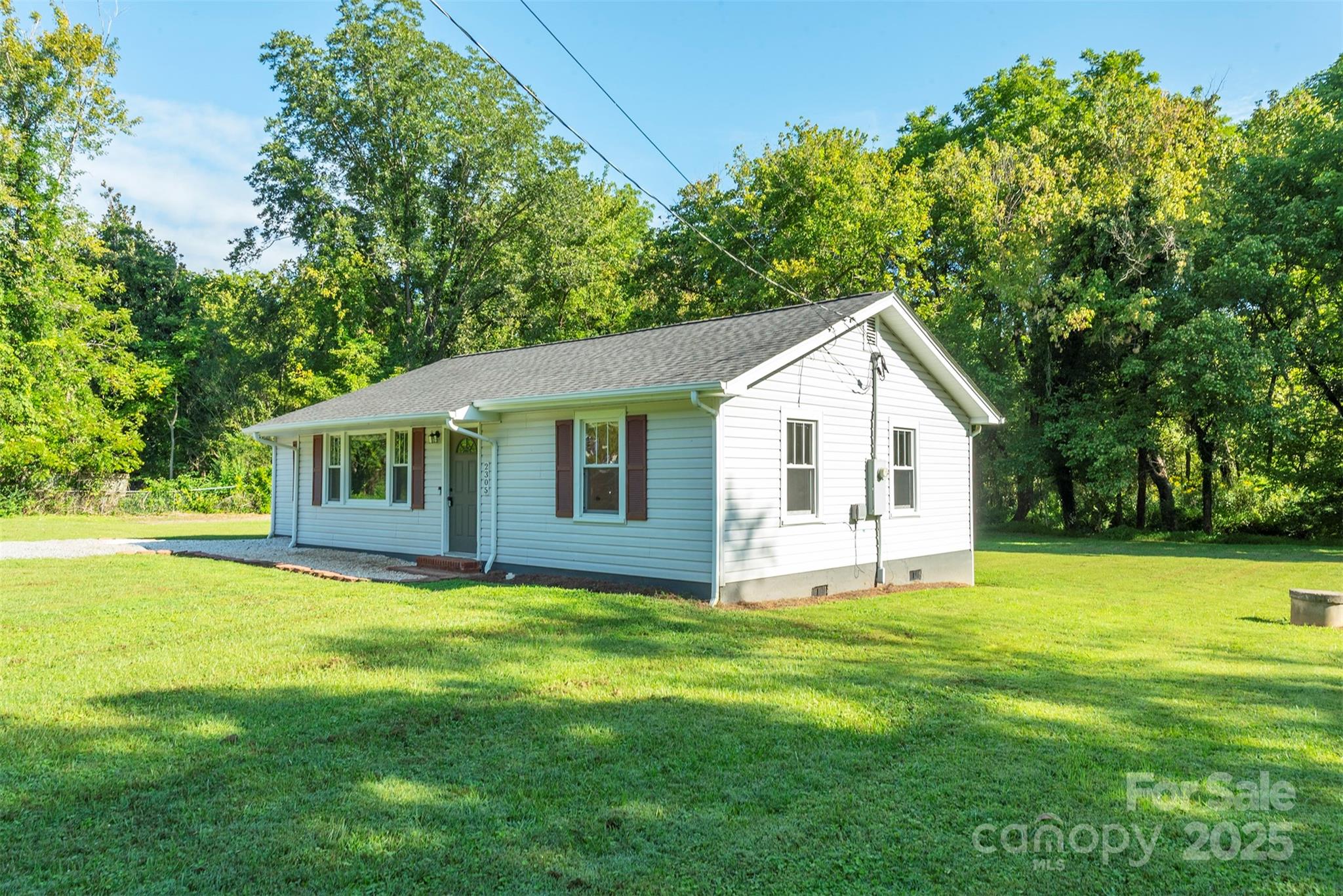 2305 Rutherford Road Marion, NC 28752 - Photo 3 of 38