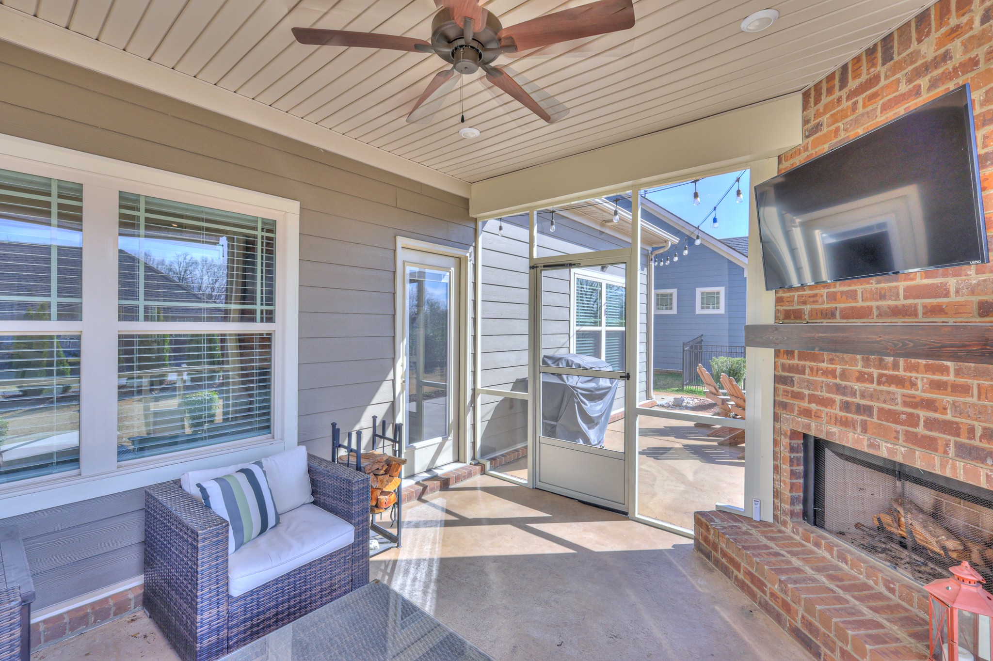 1011 Licinius Lane Murfreesboro, TN 37128 - Photo 25 of 31 a living room with furniture and a fireplace