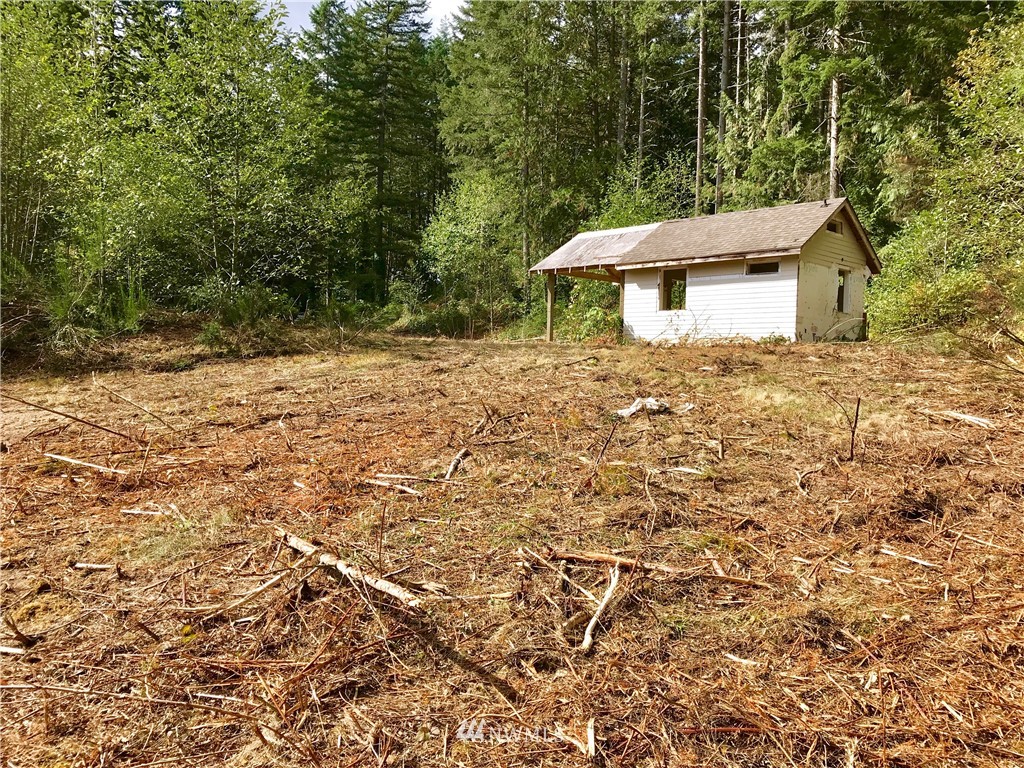 924 Southwest J H Road Port Orchard, WA 98367 - Photo 10 of 11 Gallery Image 10