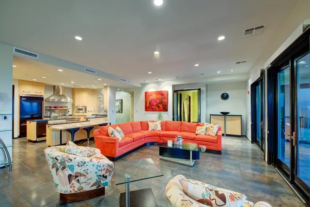 $1,150,000 | 215 West College Avenue, Unit PH1101, Tallahassee, FL 32301