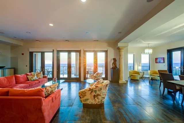 $1,150,000 | 215 West College Avenue, Unit PH1101, Tallahassee, FL 32301