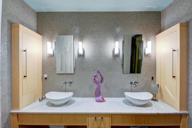 $1,150,000 | 215 West College Avenue, Unit PH1101, Tallahassee, FL 32301