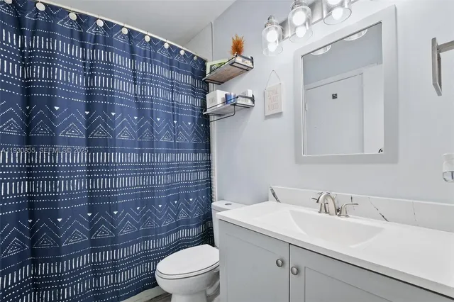 $2,700 | 15770 Southwest 104th Terrace, Unit 301, Miami, FL 33196