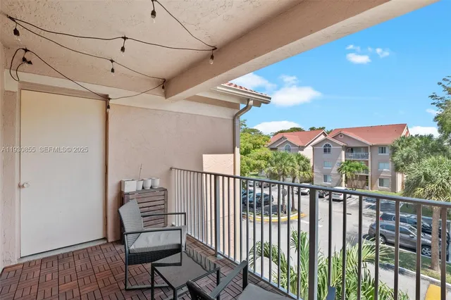 $2,700 | 15770 Southwest 104th Terrace, Unit 301, Miami, FL 33196