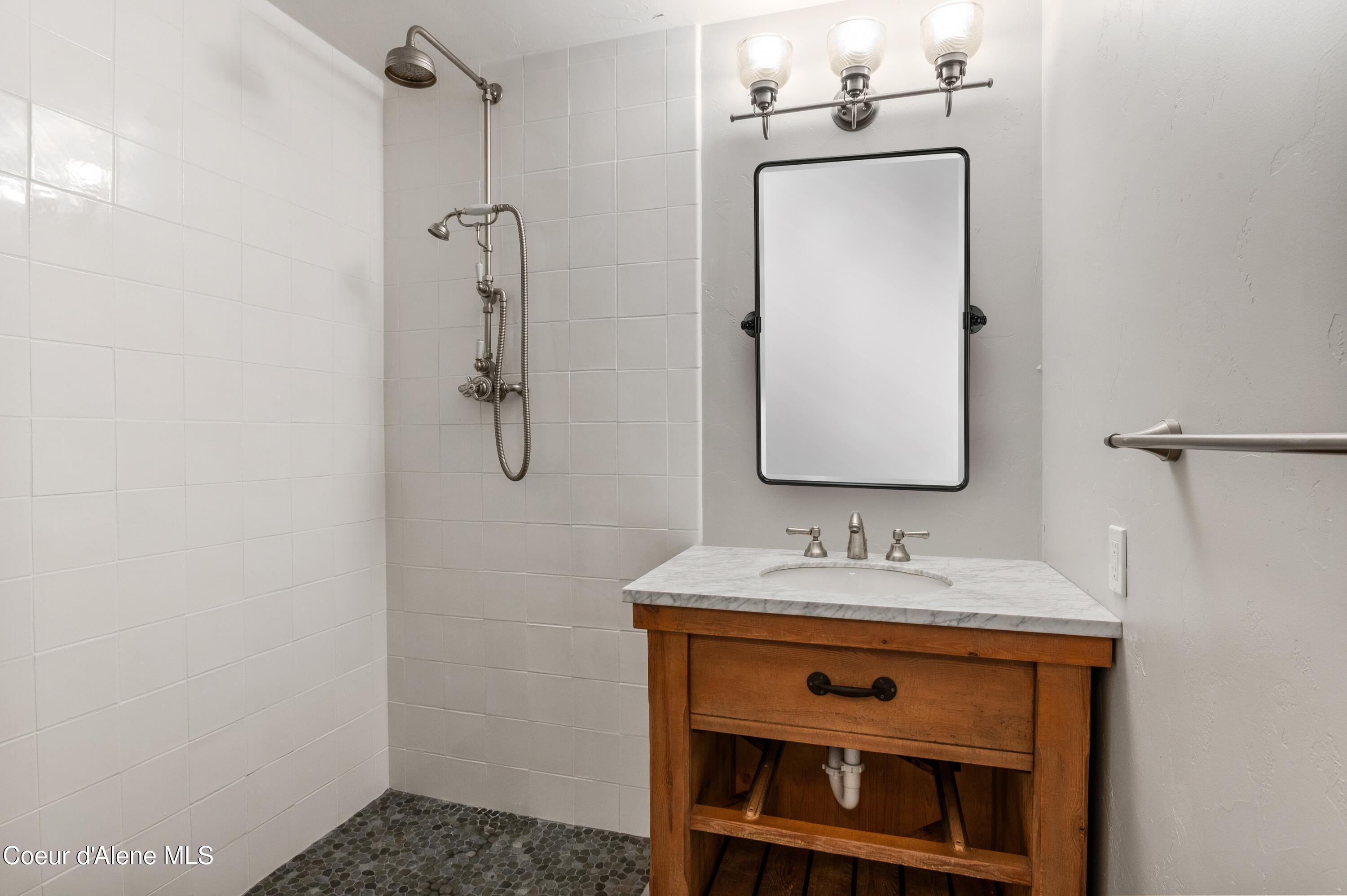 130 Cedar Shoals Road Sagle, ID 83860 - Photo 29 of 83 Second Bathroom