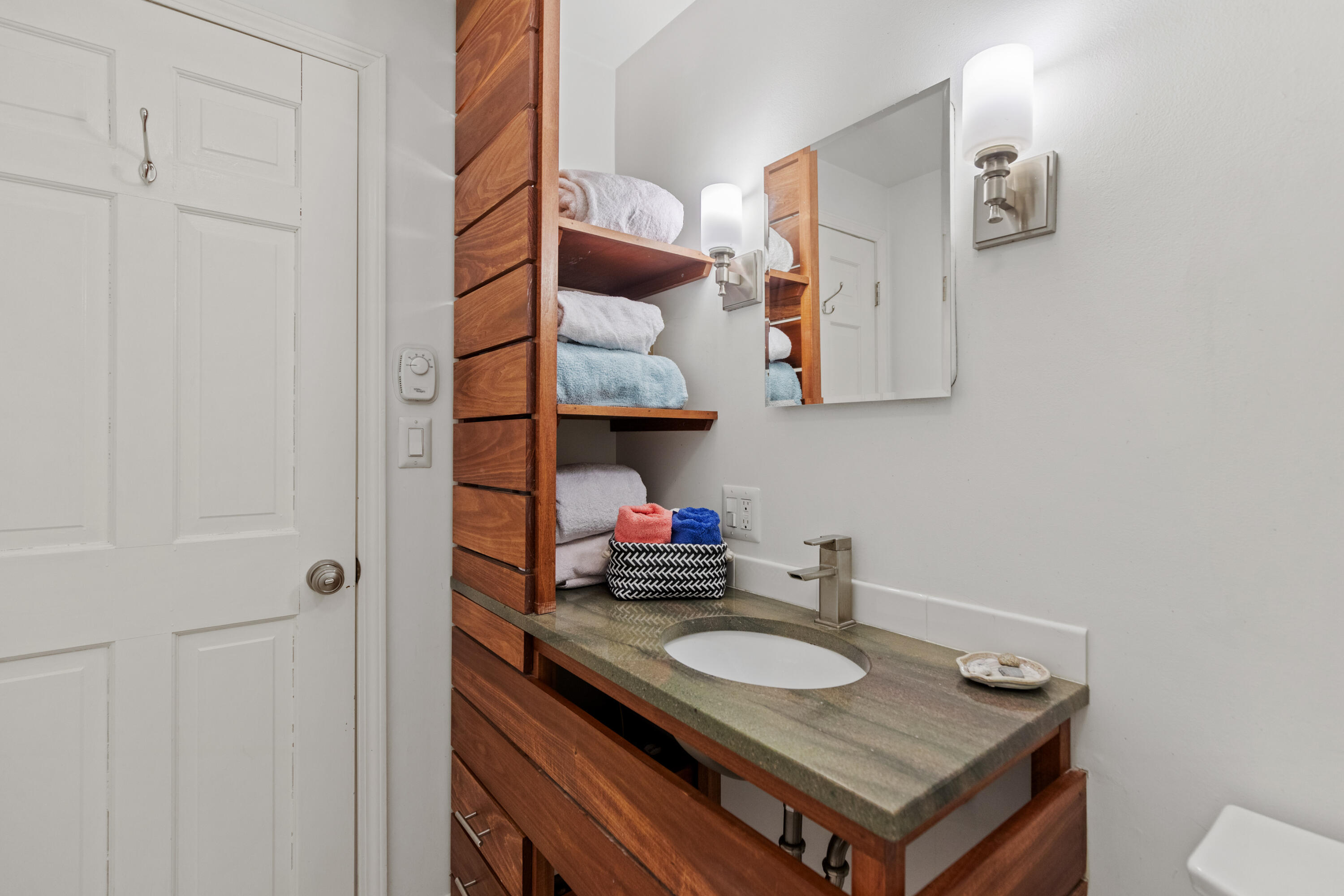 14 Olde Fort Road Cape Elizabeth, ME 04107 - Photo 27 of 44 2nd Floor Bath