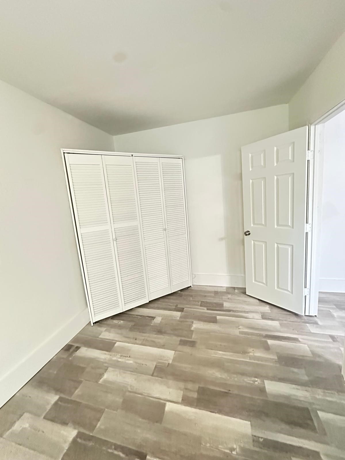 600 West Mimosa Street Angleton, TX 77515 - Photo 6 of 18 a view of an empty room