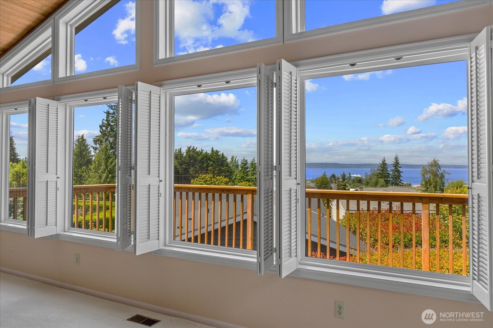 809 Spruce Place Edmonds, WA 98020 - Photo 3 of 40
