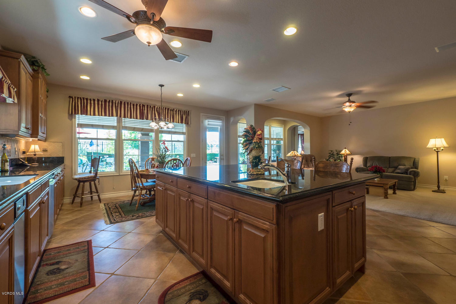 176 Laurel Ridge Drive Simi Valley, CA 93065 - Photo 19 of 40 176 Laurel Ridge Dr Simi-large-019-4-130