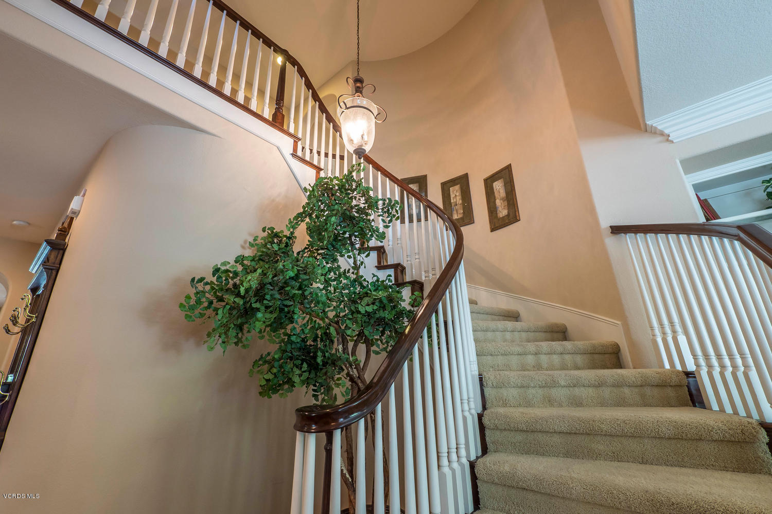 176 Laurel Ridge Drive Simi Valley, CA 93065 - Photo 24 of 40 176 Laurel Ridge Dr Simi-large-024-7-130