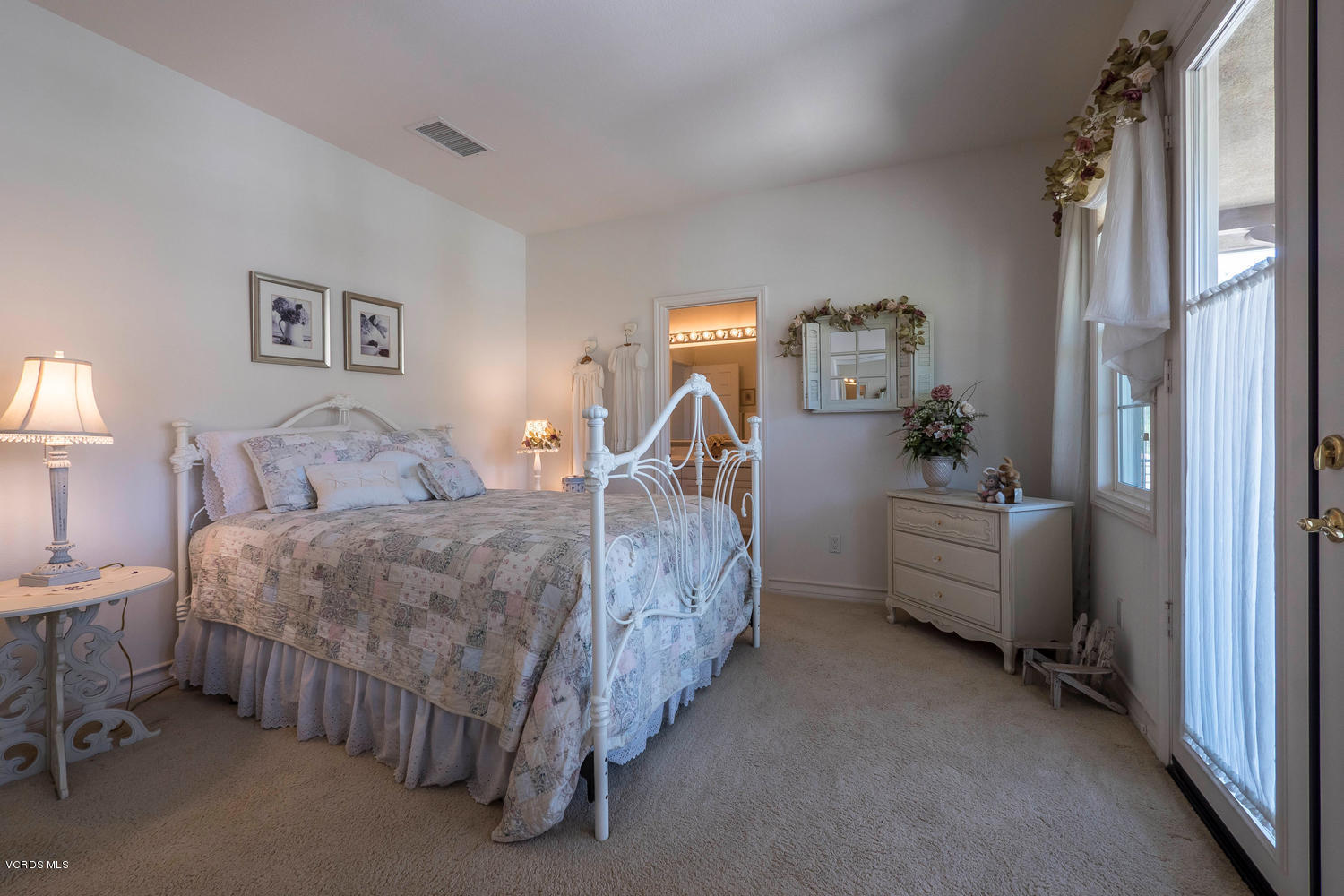 176 Laurel Ridge Drive Simi Valley, CA 93065 - Photo 29 of 40 176 Laurel Ridge Dr Simi-large-029-13-13