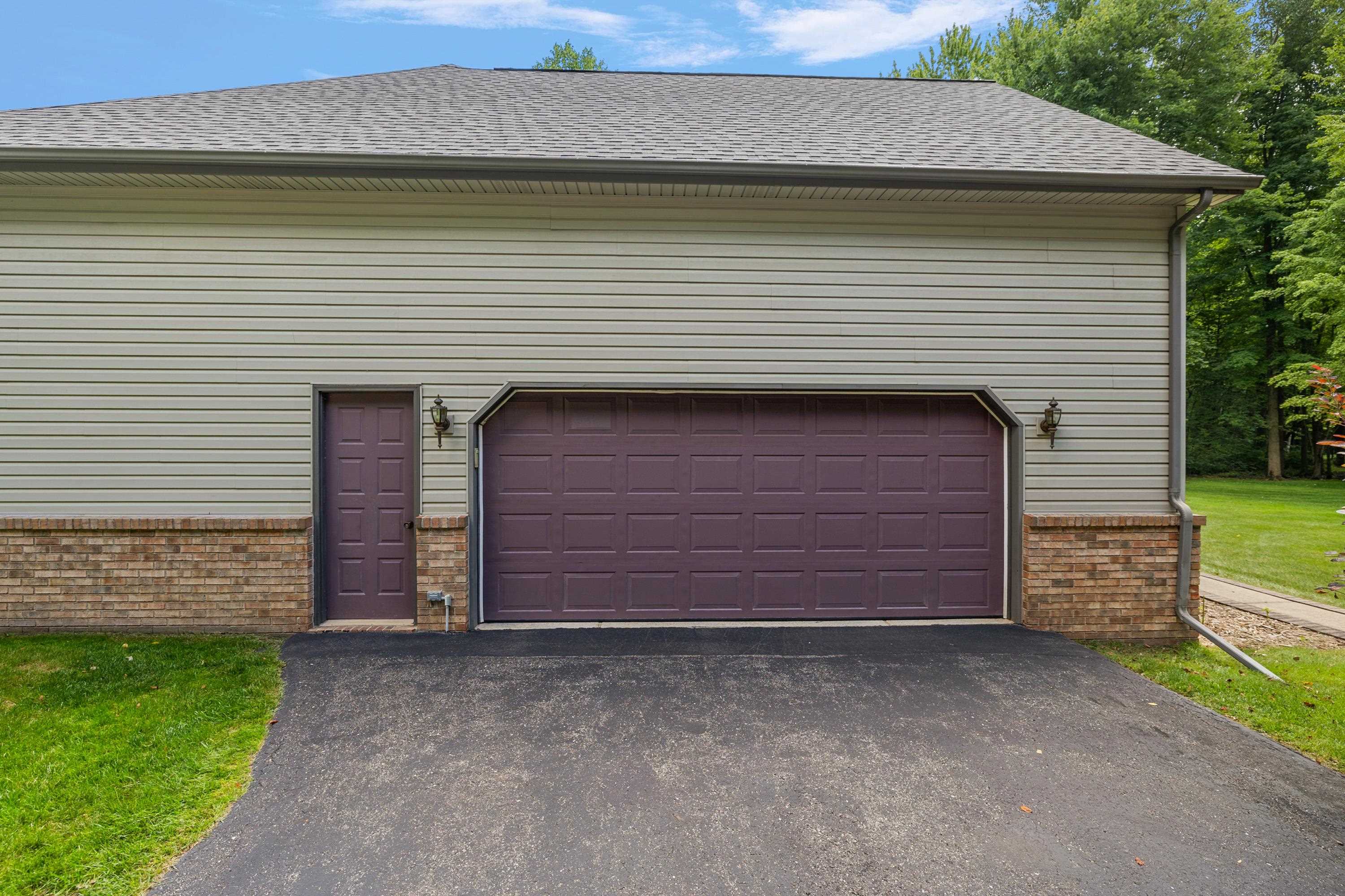 6870 Holland Road Algonac, MI 48001 - Photo 9 of 81 3 car garage