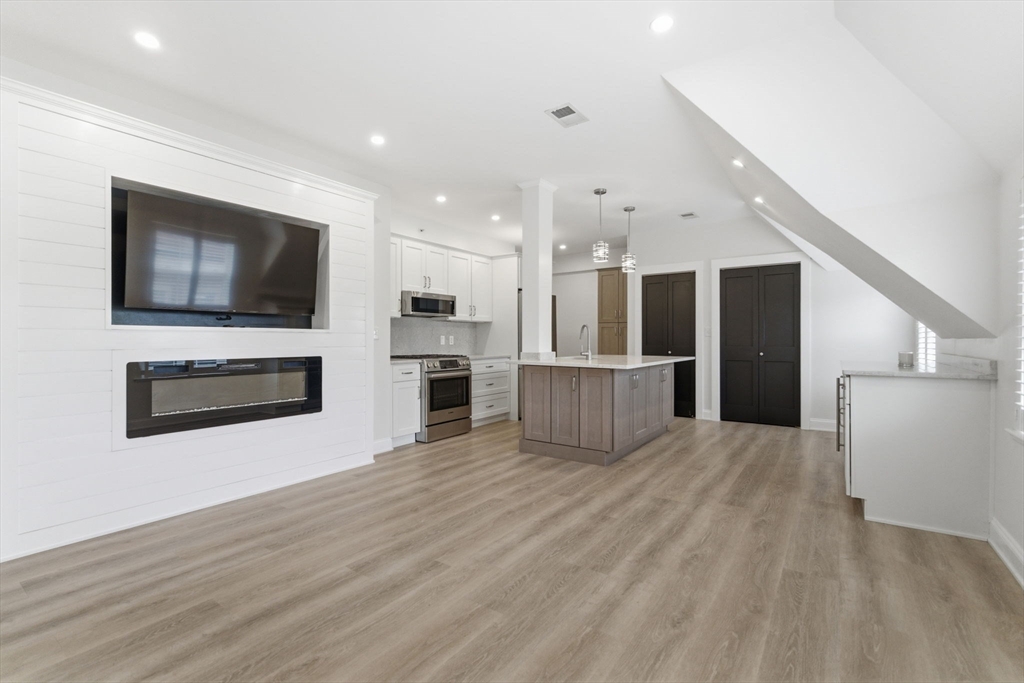 317 Main Street, Unit 7 Wakefield, MA 01880 - Photo 6 of 17