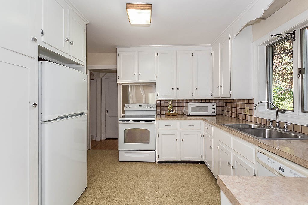 24 Ridge Street Arlington, MA 02474 - Photo 11 of 29