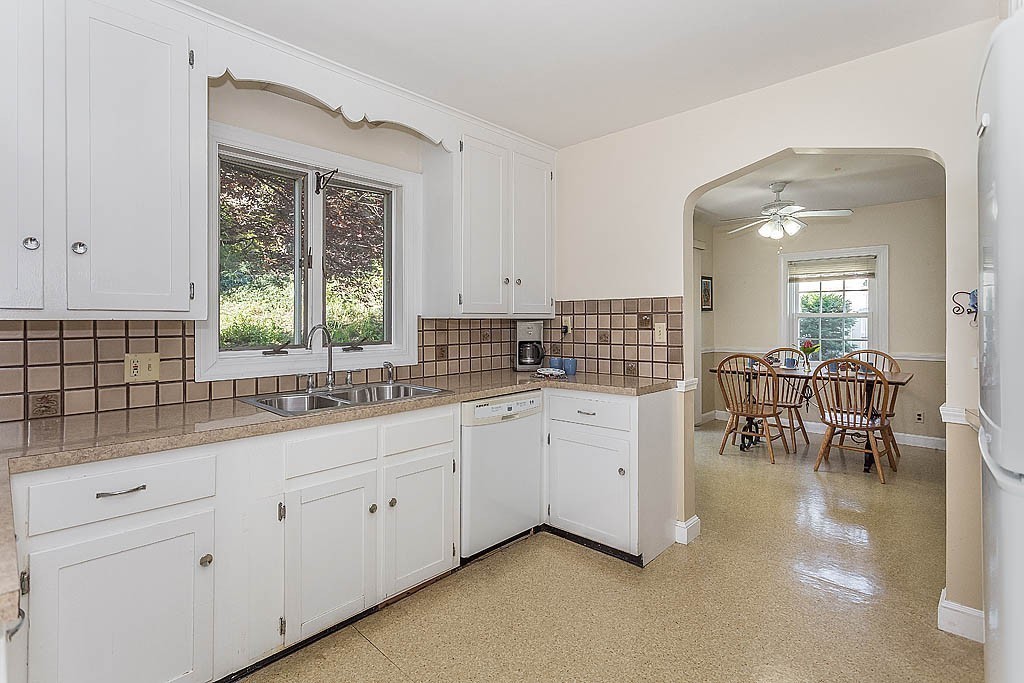 24 Ridge Street Arlington, MA 02474 - Photo 9 of 29