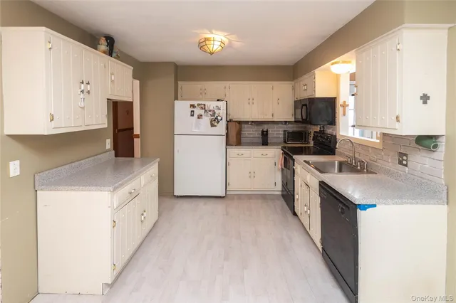 $499,000 | 32 Elizabeth Drive, Hopewell Junction, NY 12533