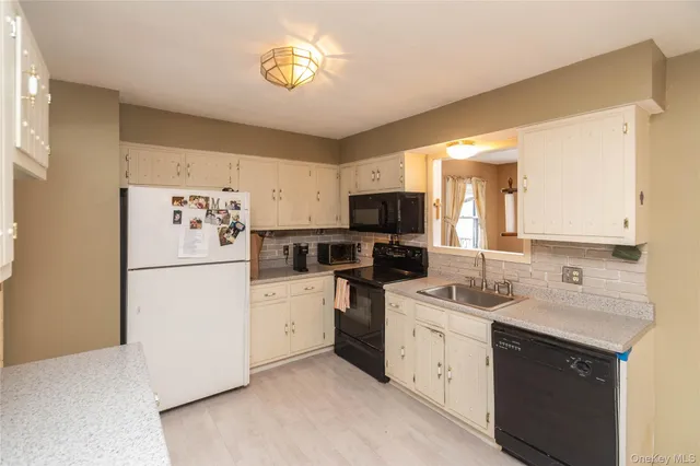 $499,000 | 32 Elizabeth Drive, Hopewell Junction, NY 12533