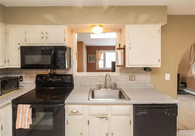 $499,000 | 32 Elizabeth Drive, Hopewell Junction, NY 12533