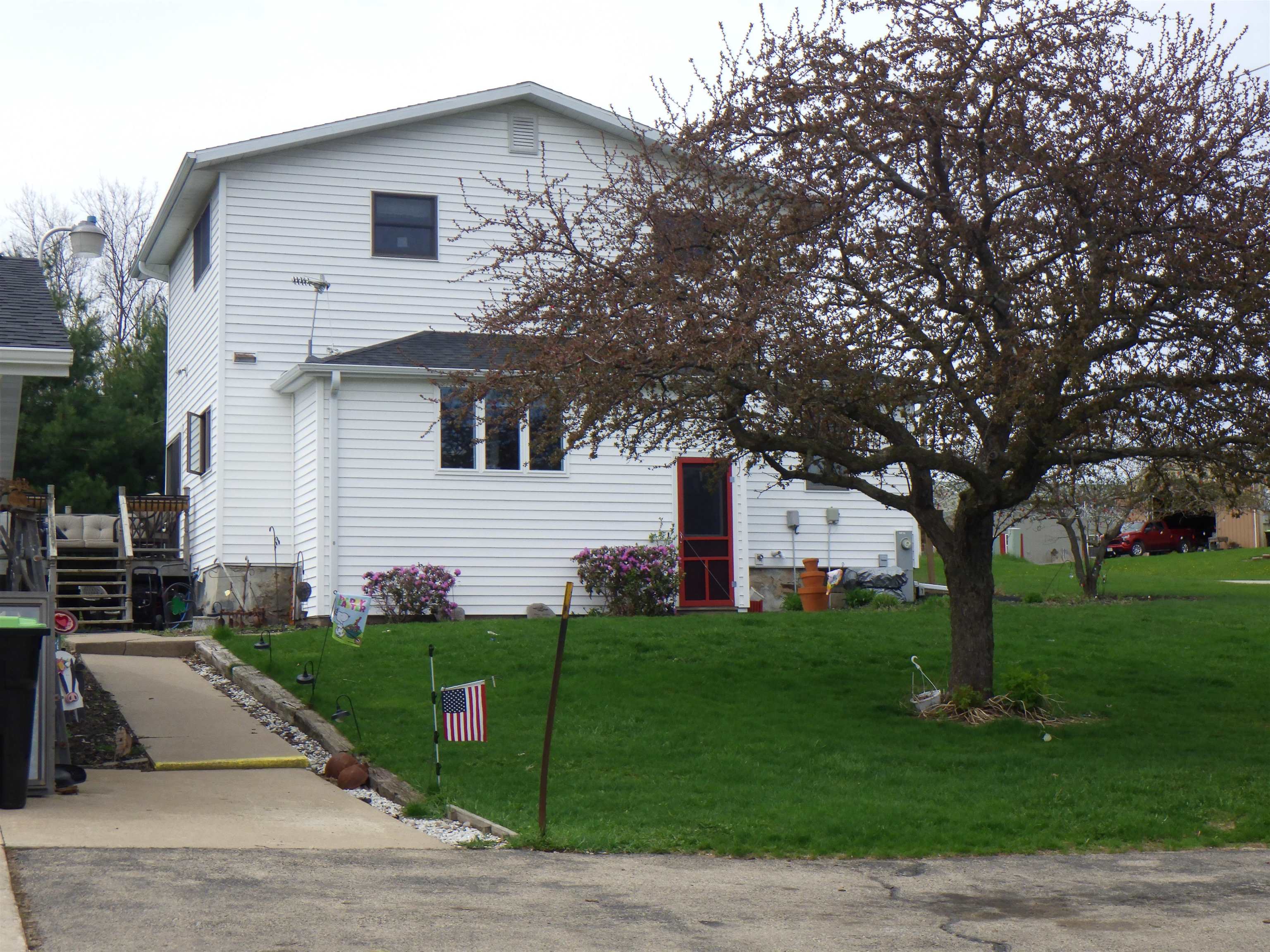 E9123 Golf Club Road Clintonville, WI 54929 - Photo 2 of 23