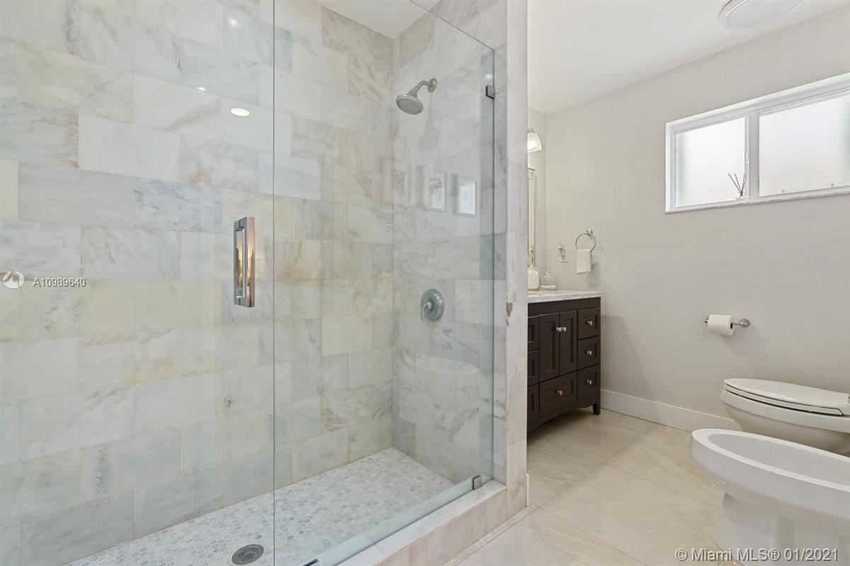 7311 Coldstream Drive Hialeah, FL 33015 - Photo 14 of 32