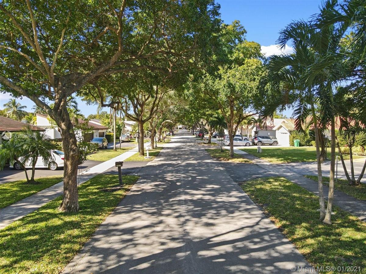 7311 Coldstream Drive Hialeah, FL 33015 - Photo 7 of 32