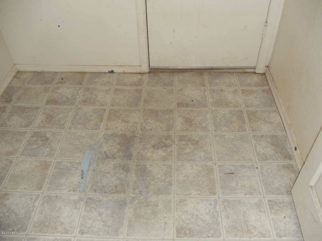 8511 West Payson Road Tolleson, AZ 85353 - Photo 25 of 37 LAUNDRY ROOM FLOORING