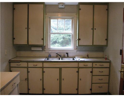 321 Isle Road Butler, PA 16001 - Photo 12 of 18 Kitchen. Home sold in"as is" condition.