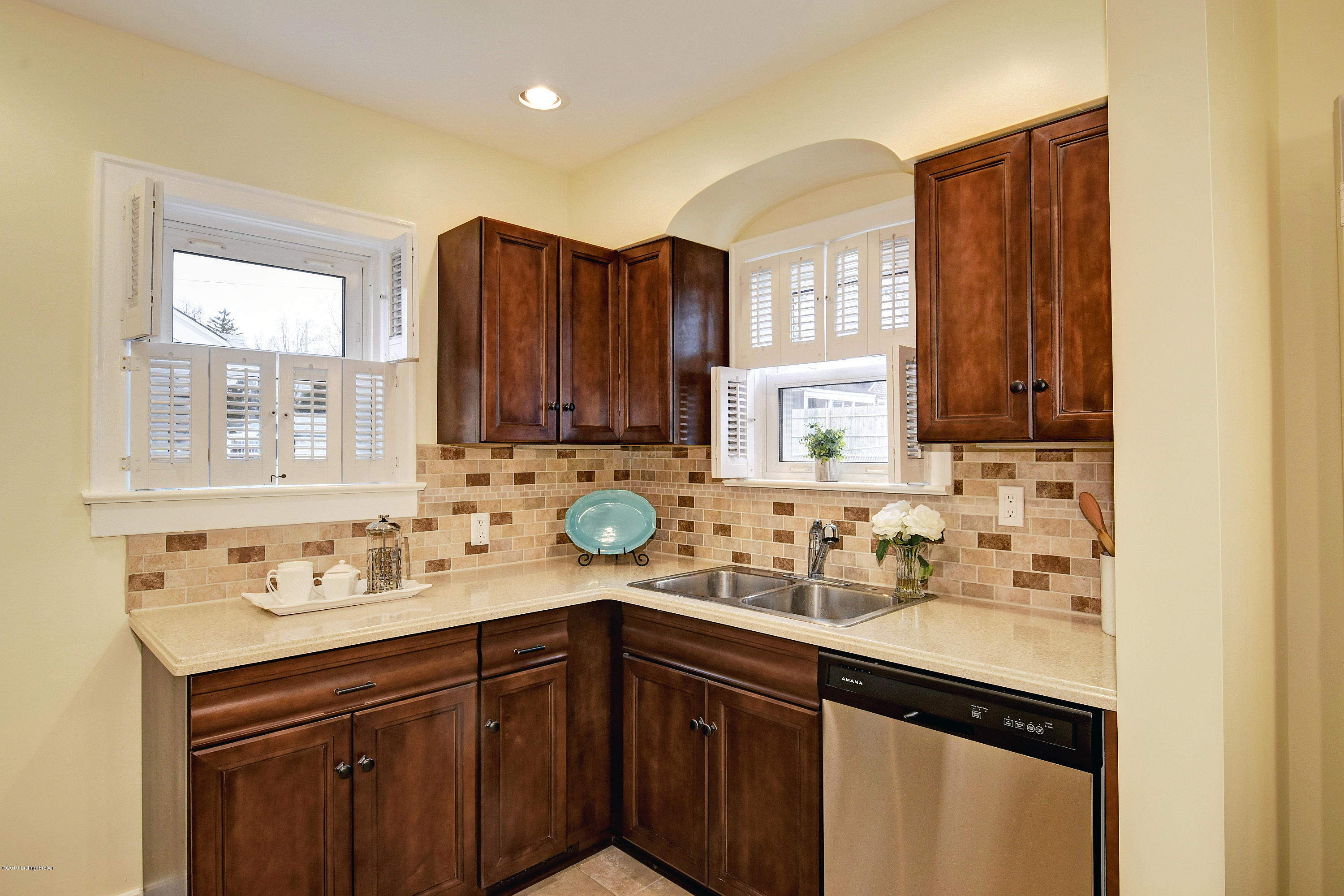 4012 Springhill Road Louisville, KY 40207 - Photo 5 of 37 _DSC7526_8_9