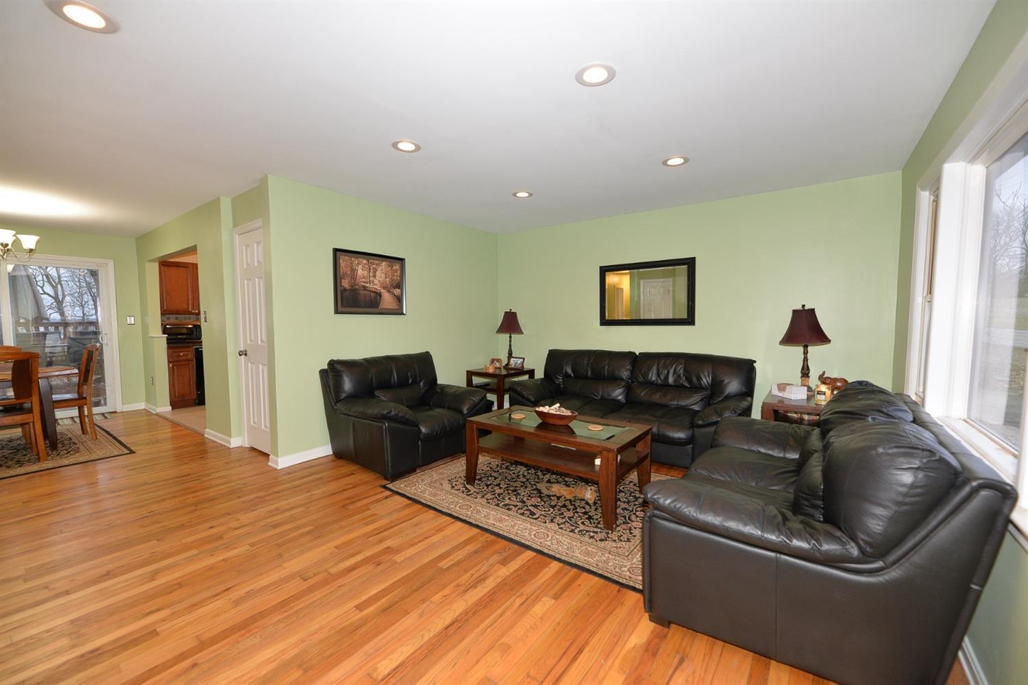4392 Aicholtz Road Cincinnati, OH 45245 - Photo 3 of 32 Gallery Image 3