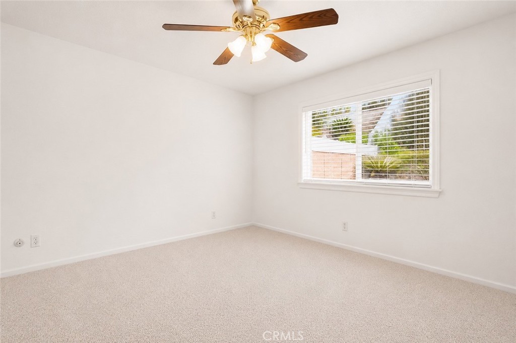 2724 North Kenneth Road Burbank, CA 91504 - Photo 28 of 35