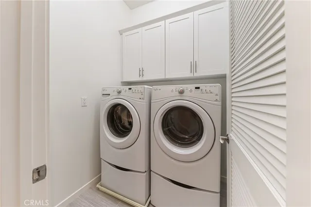 a view of a room with an empty space