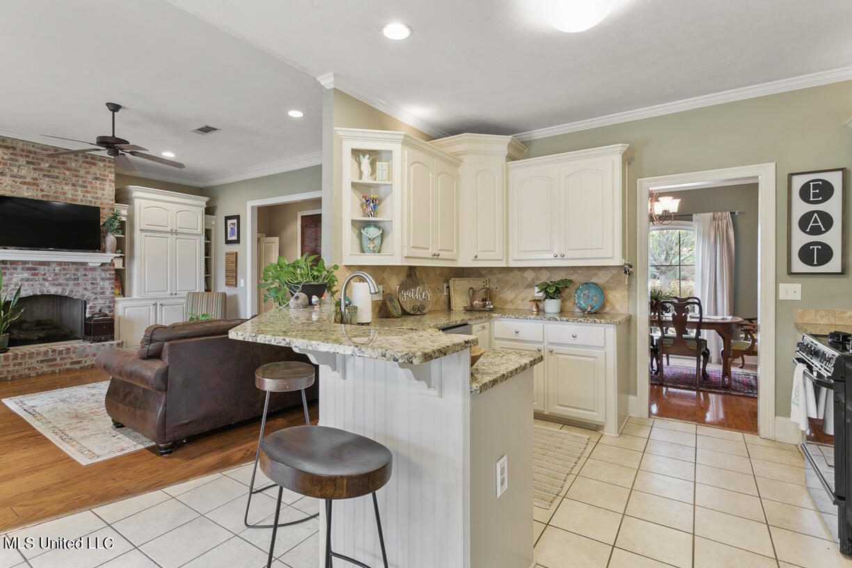 141 Prescott Ridge Madison, MS 39110 - Photo 8 of 30 kitchen to living room