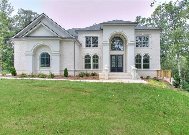 $915,675 | 2010 Fontainbleau Drive, Covington, GA 30016