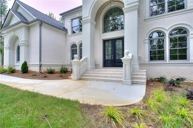 $915,675 | 2010 Fontainbleau Drive, Covington, GA 30016