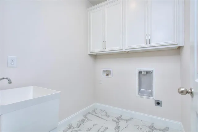 $915,675 | 2010 Fontainbleau Drive, Covington, GA 30016