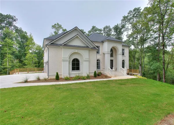 $935,675 | 2010 Fontainbleau Drive, Covington, GA 30016
